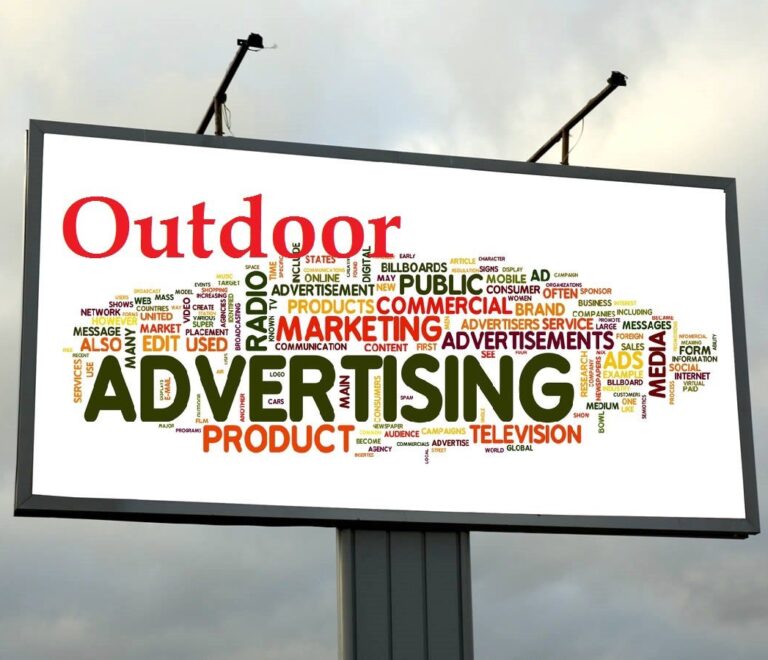 Outdoor advertising in Pakistan on digital billboards