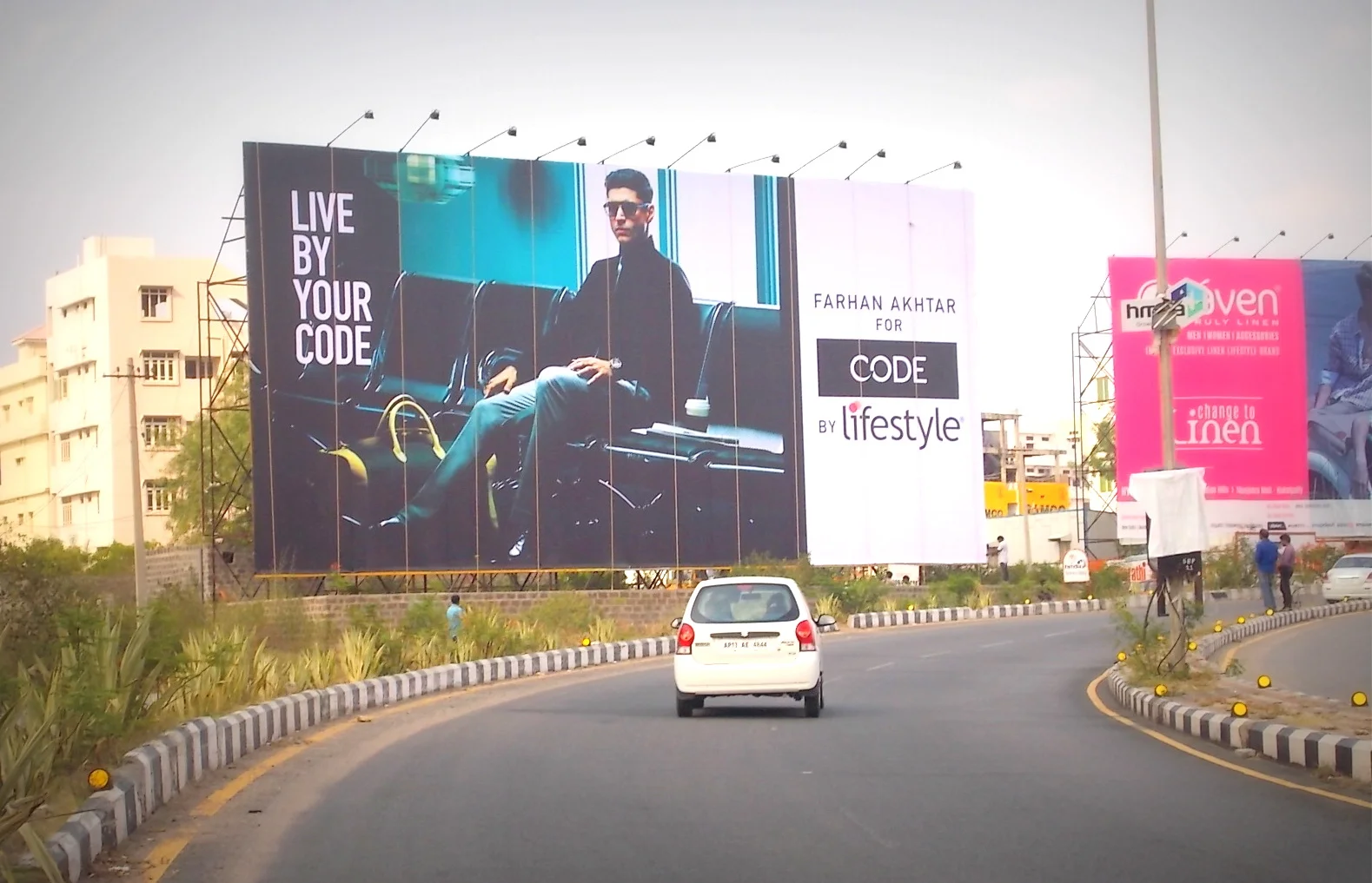 Digital LED screen on MM Alam Road used for advertising in pakistan campaign
